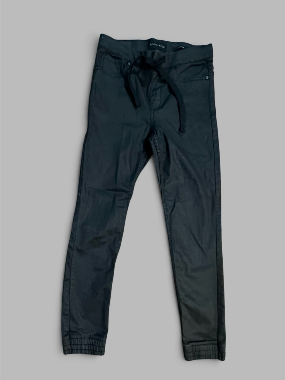 Kendall & Kylie Women’s Black Skinny Shimmer Jogger Jeans